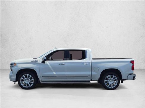 Certified 2024 Chevrolet Silverado 1500 High Country AWD/4WD image 8