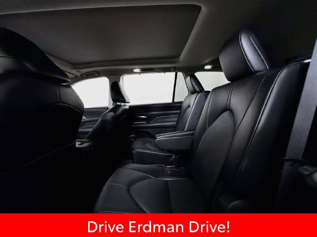 Used 2024 Toyota Grand Highlander AWD image 9