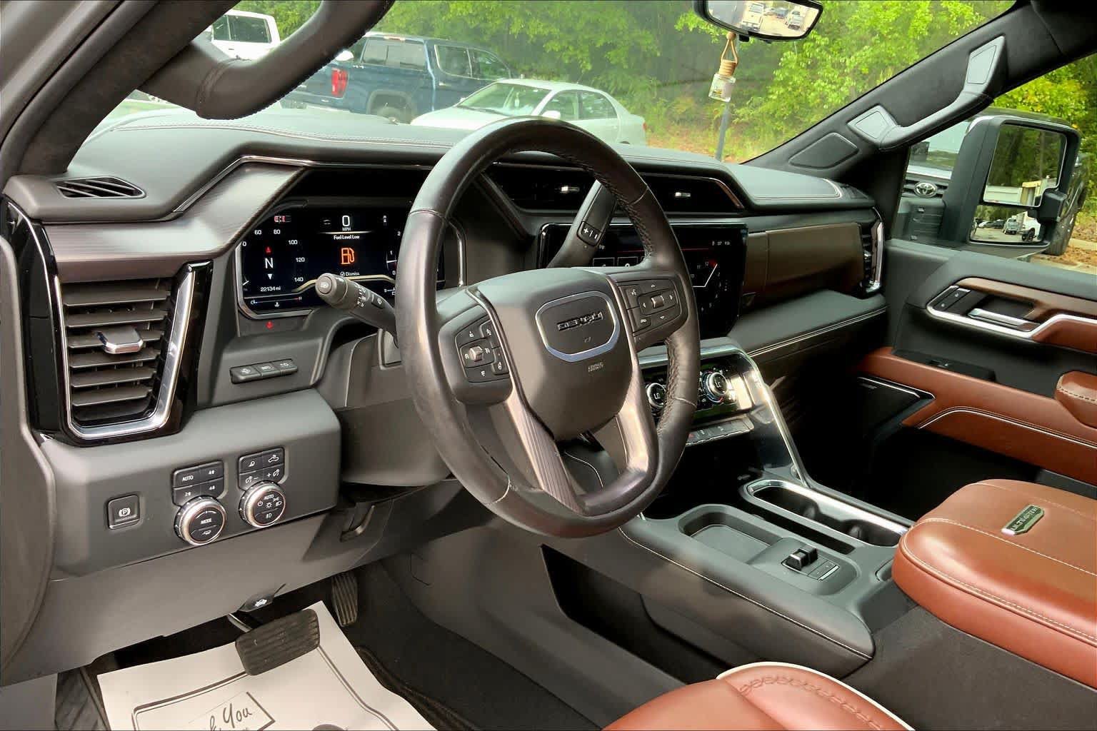 Used 2024 GMC Sierra 2500 Denali Ultimate AWD/4WD image 24