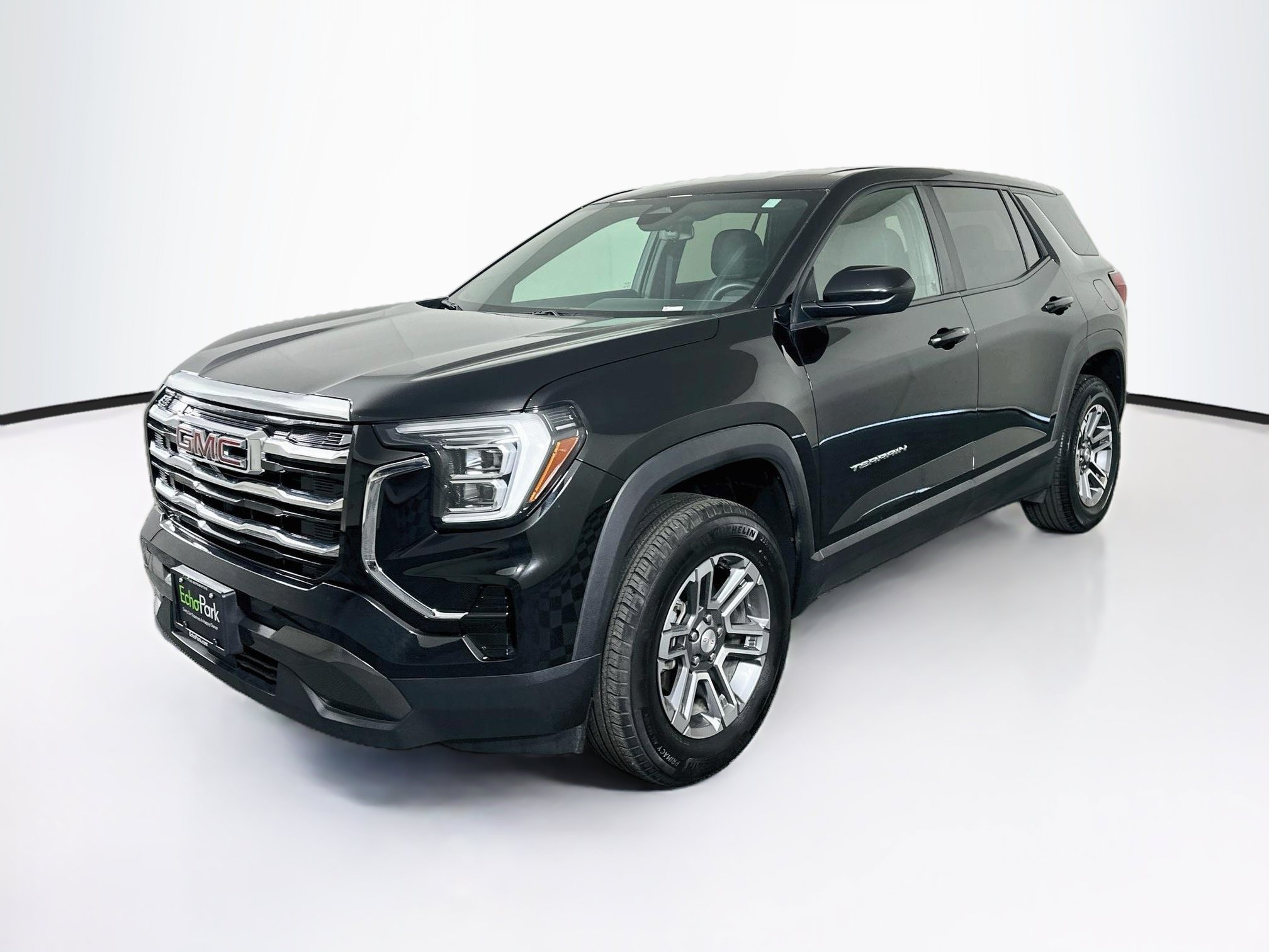 Used 2025 GMC Terrain Elevation FWD image 3