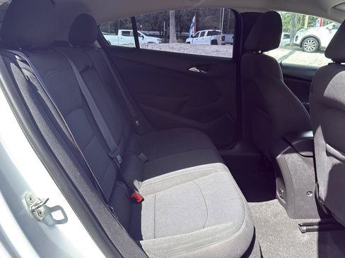 Used 2017 Chevrolet Cruze LT w/ Convenience Package FWD image 17