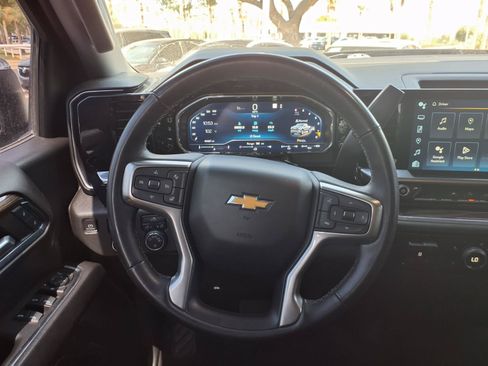 Used 2023 Chevrolet Silverado 1500 LT AWD/4WD image 18