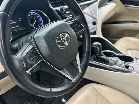 Used 2018 Toyota Camry XLE w/ Audio Package image 12