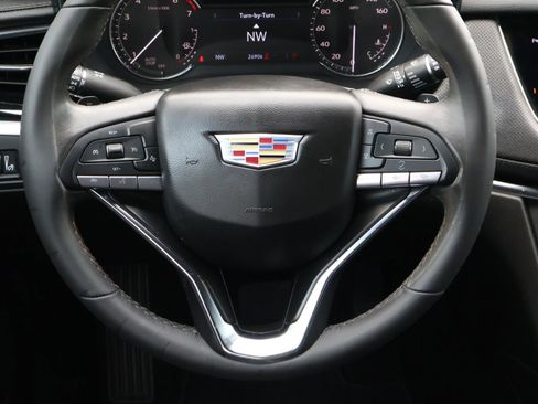 Certified 2024 Cadillac XT6 Luxury FWD image 14
