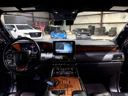 Used 2019 Lincoln Navigator Select w/ Technology Package RWD image 29