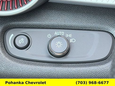 Used 2026 Chevrolet Trax RS w/ Sunroof Package FWD image 14