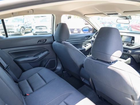 Used 2024 Nissan Altima 2.5 S FWD image 15