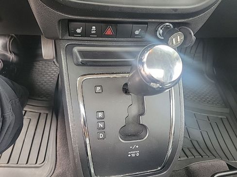 Used 2017 Jeep Patriot High Altitude AWD/4WD image 21