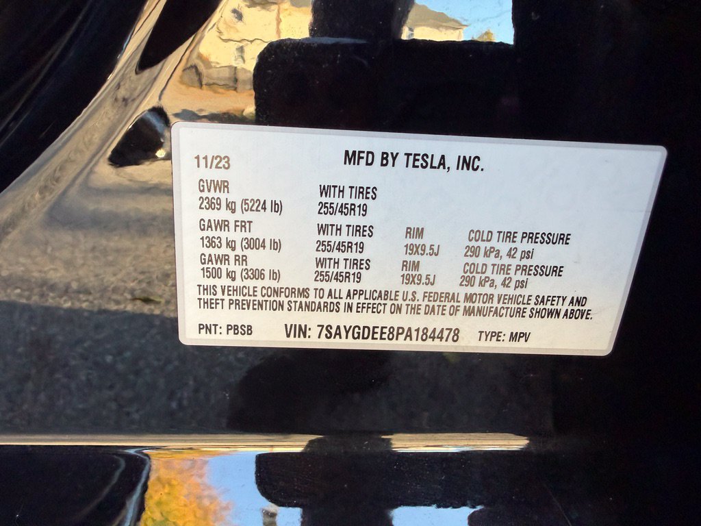 Used 2023 Tesla Model Y Long Range AWD/4WD image 37