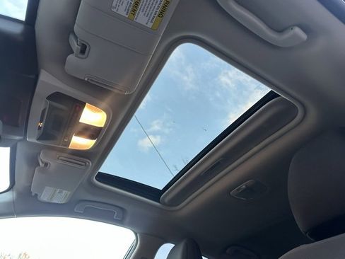 Used 2025 Subaru Crosstrek 2.0i Premium image 22