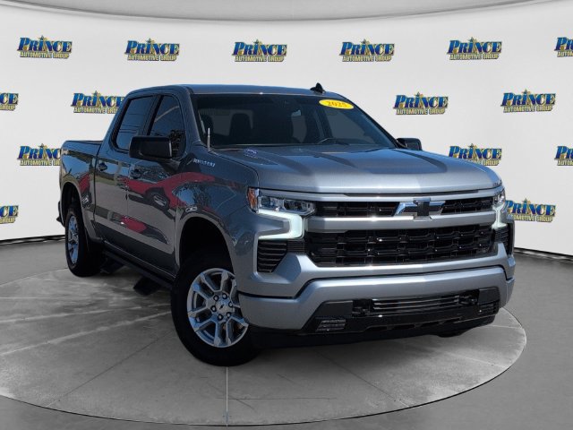 Used 2025 Chevrolet Silverado 1500 RST AWD/4WD image 3