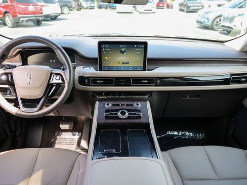 Used 2022 Lincoln Aviator Reserve w/ Equipment Group 201A AWD/4WD image 7
