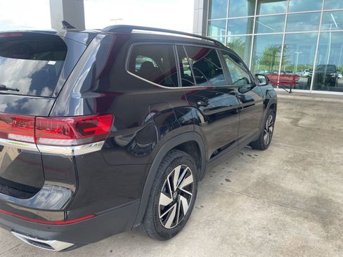 Used 2025 Volkswagen Atlas SE image 9