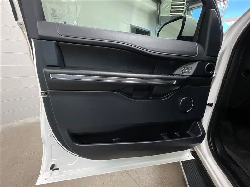 Used 2020 Ford Expedition XLT w/ Equipment Group 202A RWD image 10