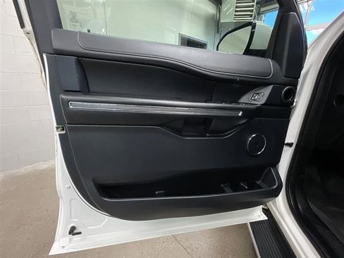 Used 2020 Ford Expedition XLT w/ Equipment Group 202A image 10