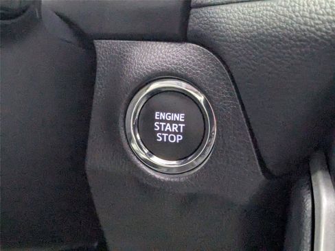 Used 2021 Toyota RAV4 XLE w/ Convenience Package image 17