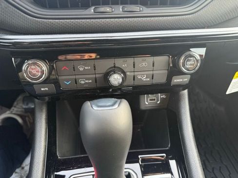 New 2026 Jeep Compass Latitude AWD/4WD image 19
