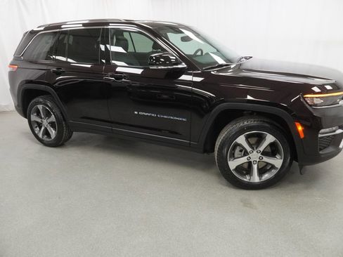 Certified 2022 Jeep Grand Cherokee Limited 4xe image 12