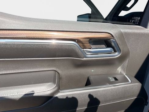 Used 2024 Chevrolet Silverado 1500 LT Trail Boss w/ LT Trail Boss Premium Package image 12