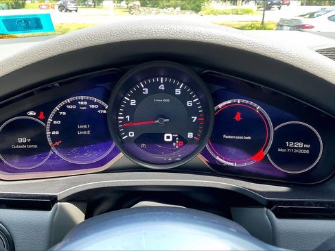 Used 2021 Porsche Cayenne AWD/4WD image 24