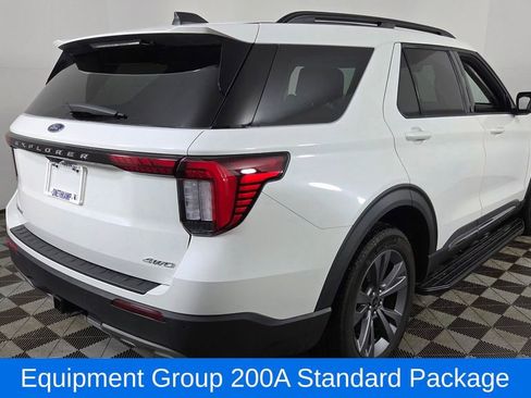Used 2025 Ford Explorer Active w/ Active Comfort Package image 9