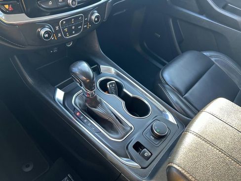 Used 2021 Chevrolet Traverse LT w/ LT Premium Package image 30