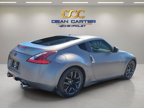 Used 2018 Nissan 370Z Touring RWD image 5