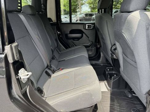 Used 2024 Jeep Gladiator Sport AWD/4WD image 15