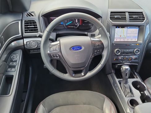 Used 2019 Ford Explorer XLT w/ Equipment Group 202A FWD image 19