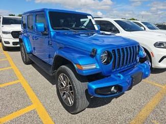 Used 2022 Jeep Wrangler Unlimited Sahara AWD/4WD video 3