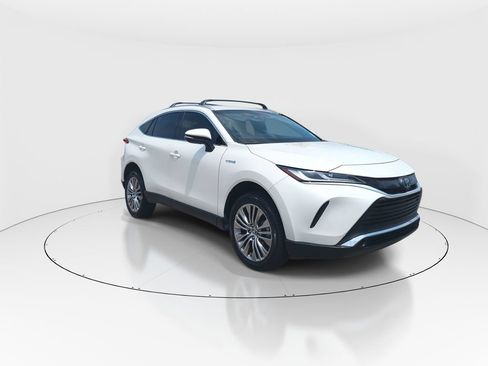 Used 2021 Toyota Venza XLE w/ Softex Package AWD/4WD image 2