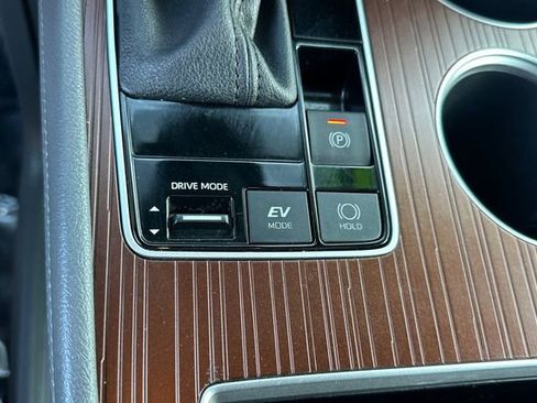 Used 2023 Toyota Sienna XLE image 38