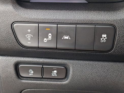 Used 2022 Kia Niro EX Premium w/ Cold Weather Package image 31