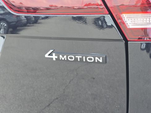 Certified 2024 Volkswagen Tiguan SEL R-Line AWD/4WD image 16