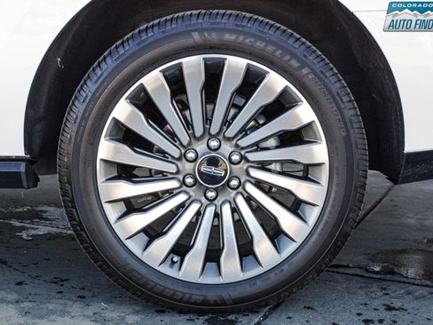 Used 2019 Lincoln Navigator Reserve image 28