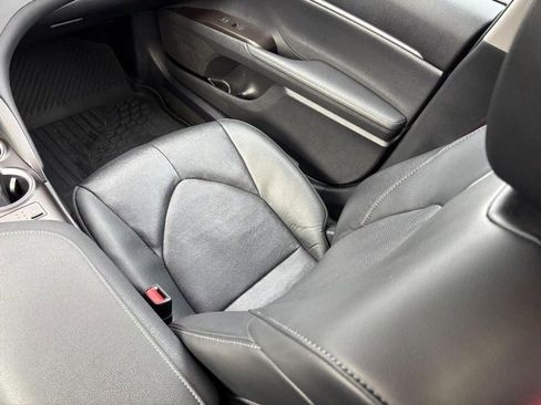 Used 2024 Toyota Camry XLE image 12