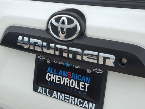 Used 2020 Toyota 4Runner TRD Off-Road AWD/4WD image 31