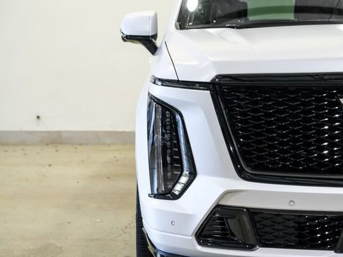 Used 2025 Cadillac Escalade V w/ LPO, ONYX Package AWD/4WD image 3