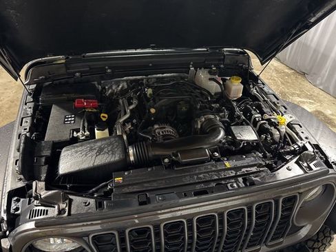 Used 2025 Jeep Gladiator High Tide image 21