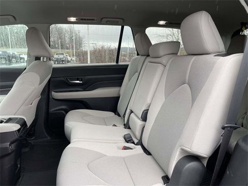 Used 2025 Toyota Grand Highlander FWD image 17