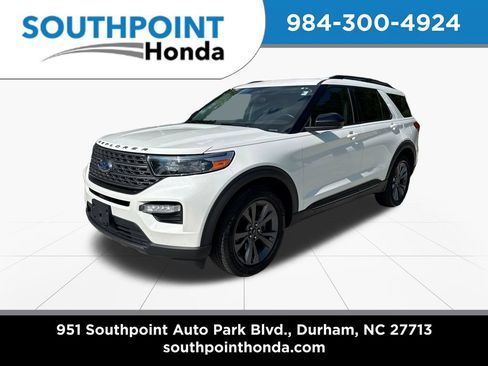 Used 2023 Ford Explorer XLT w/ Equipment Group 202A AWD/4WD image 3