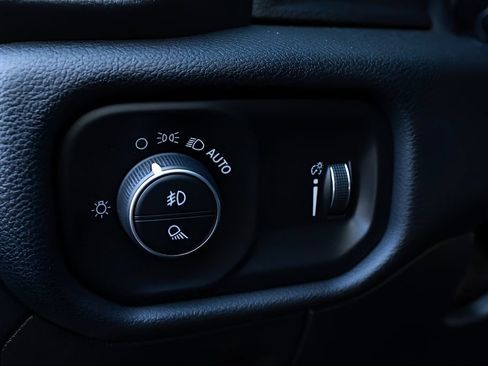 Used 2024 RAM 1500 Big Horn AWD/4WD image 36