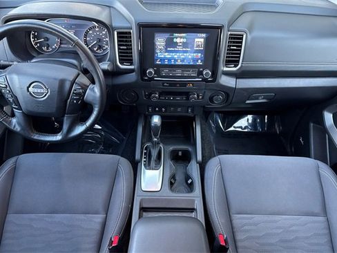 Used 2024 Nissan Frontier SV w/ SV Convenience Package image 15