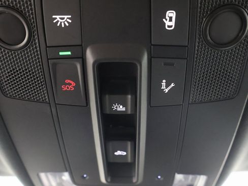 Used 2025 Audi Q3 2.0T Premium w/ Convenience Package image 9