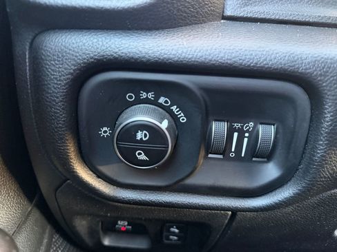 Used 2019 RAM 1500 Big Horn image 18