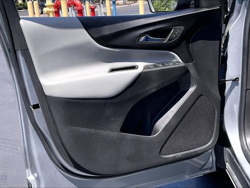Used 2024 Chevrolet Equinox LS w/ LS Convenience Package FWD image 23