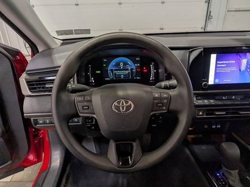 Used 2025 Toyota Camry LE image 16