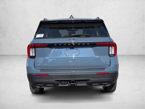 New 2026 Ford Explorer Active RWD image 8
