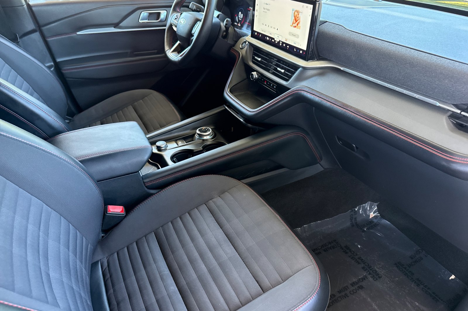 Used 2025 Ford Explorer ST-Line AWD/4WD image 26