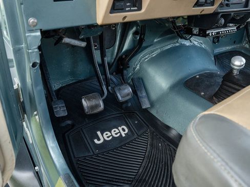 Used 1989 Jeep Wrangler Sahara AWD/4WD image 28